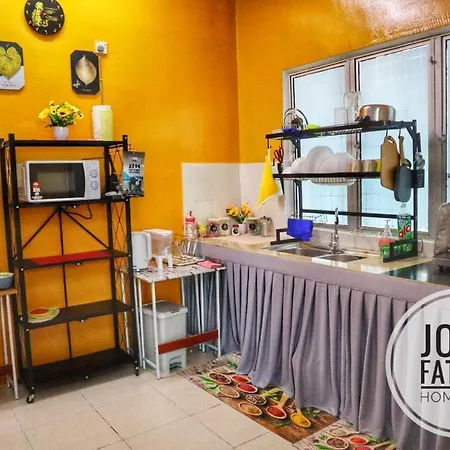 Lumut Manjung Homestay John Faten Exterior photo